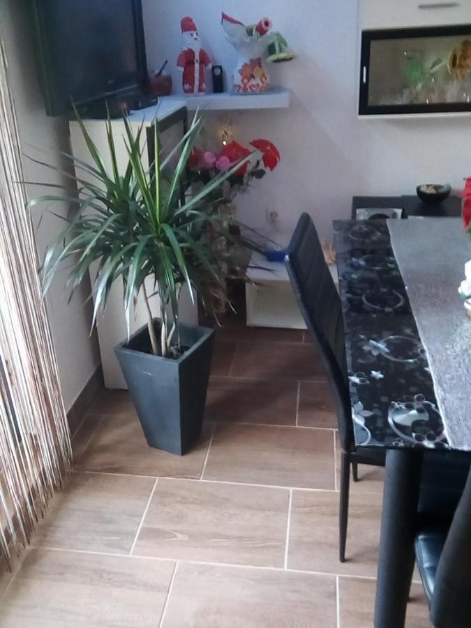 Vera Apartment Kampor المظهر الخارجي الصورة