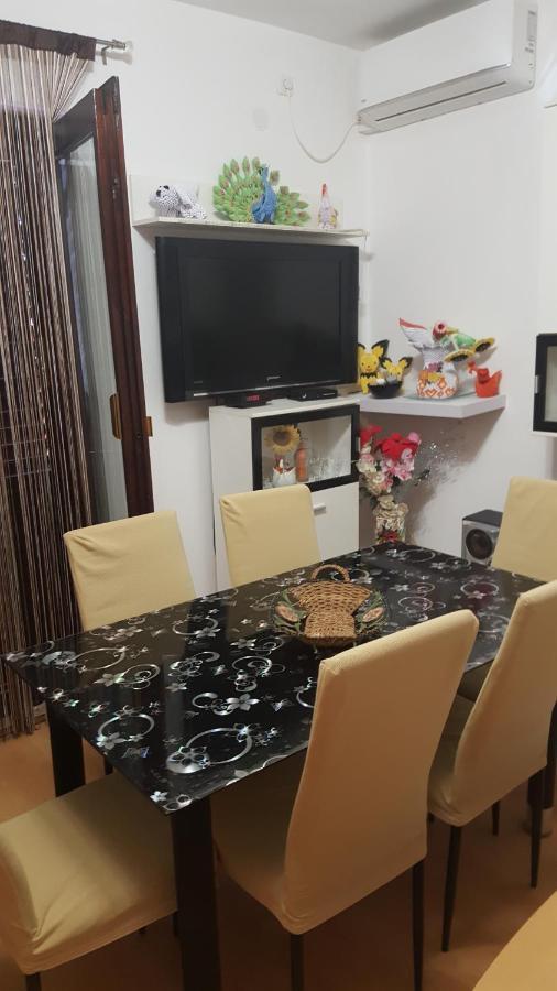 Vera Apartment Kampor المظهر الخارجي الصورة