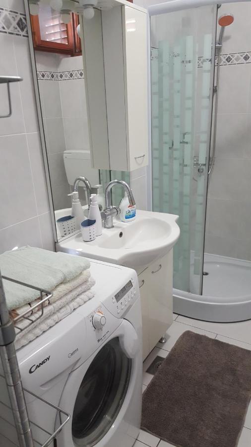 Vera Apartment Kampor المظهر الخارجي الصورة