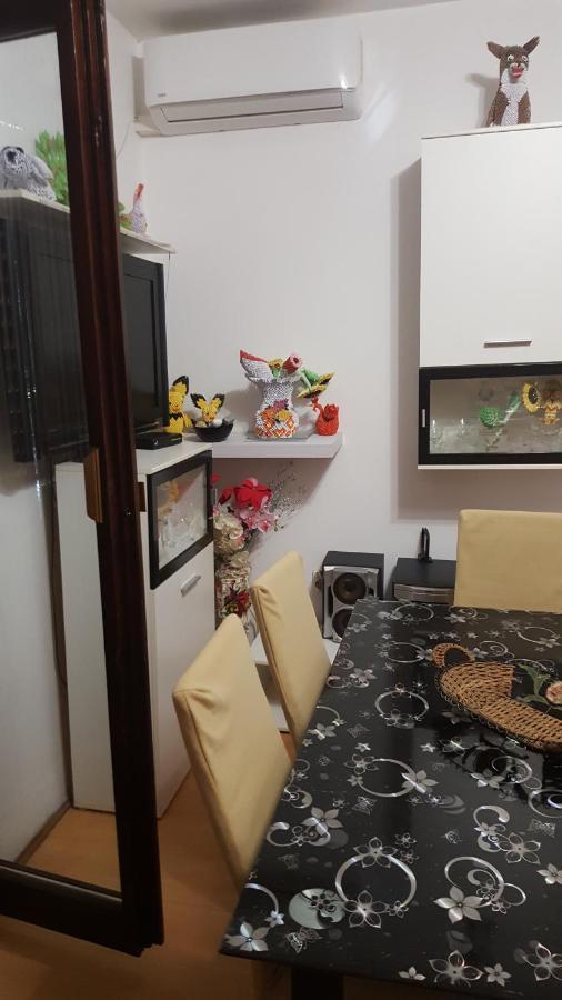 Vera Apartment Kampor المظهر الخارجي الصورة
