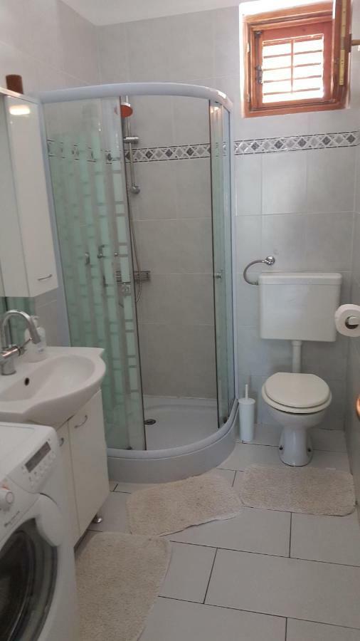 Vera Apartment Kampor المظهر الخارجي الصورة