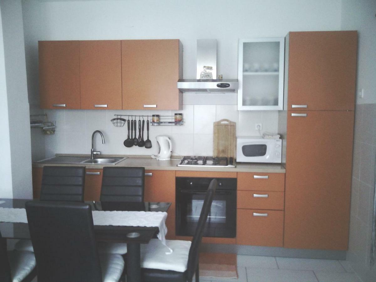 Vera Apartment Kampor المظهر الخارجي الصورة